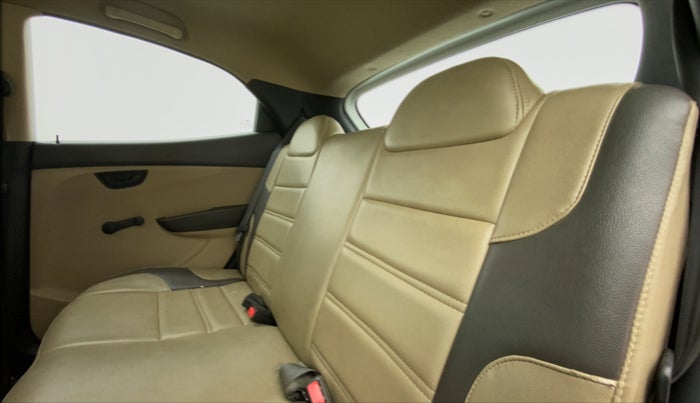 2016 Hyundai Eon MAGNA +, Petrol, Manual, 51,975 km, Right Side Rear Door Cabin