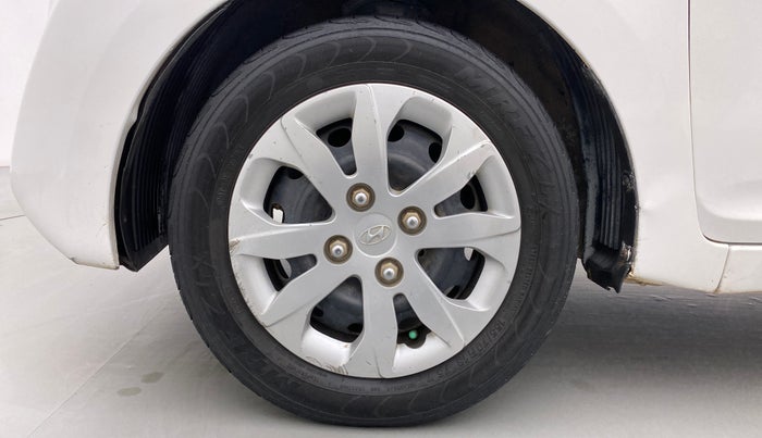 2016 Hyundai Eon MAGNA +, Petrol, Manual, 51,975 km, Left Front Wheel