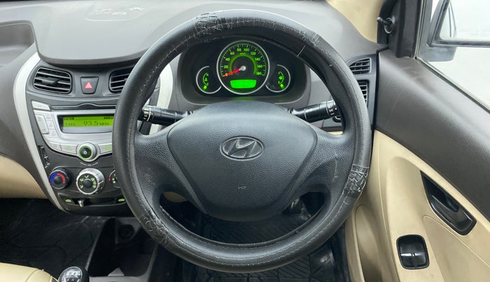 2016 Hyundai Eon MAGNA +, Petrol, Manual, 51,975 km, Steering Wheel Close Up