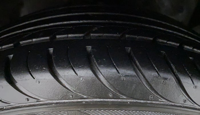 2018 Ford Figo Aspire 1.2 TITANIUM PETROL, Petrol, Manual, 17,870 km, Right Rear Tyre Tread