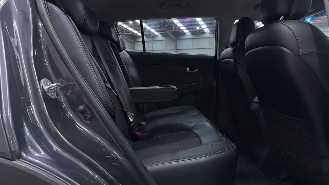 2015 Kia Sportage Si Premium (FWD), Automatic, 134608 km, Right Side Rear Door Cabin View