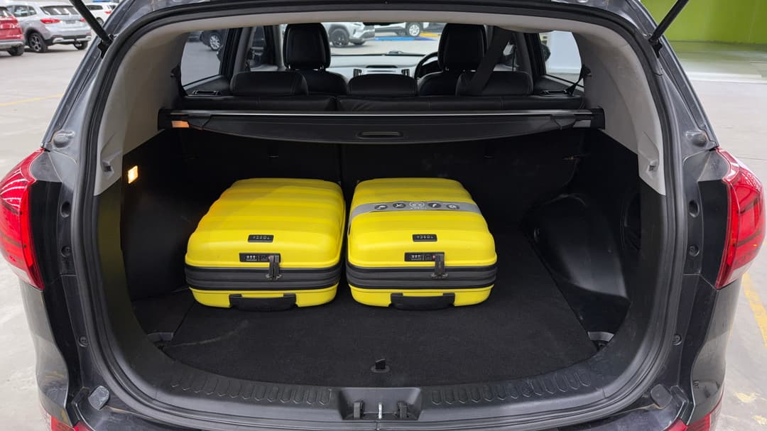 2015 Kia Sportage Si Premium (FWD), Automatic, 134608 km, Boot Inside View with Luggage