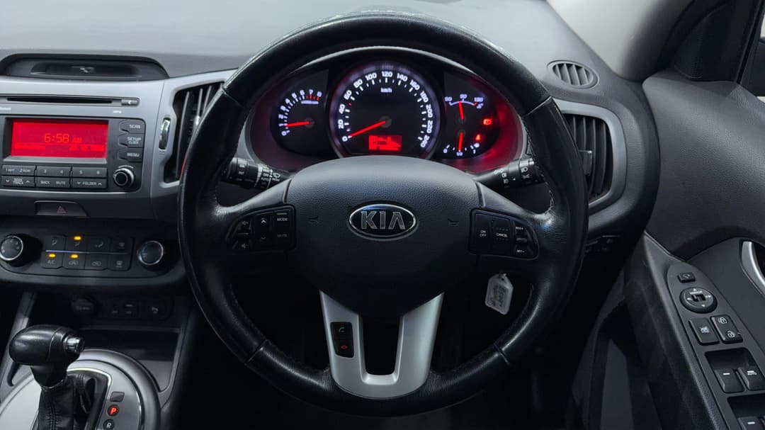 2015 Kia Sportage Si Premium (FWD), Automatic, 134608 km, Steering Wheel Close-up