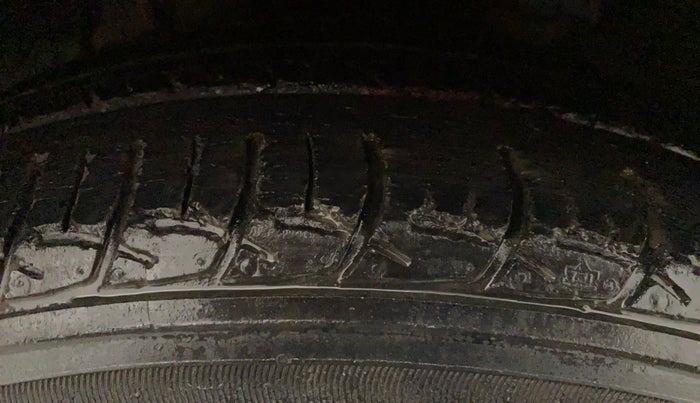 2018 Tata TIGOR XZA PETROL, Petrol, Automatic, Right Front Tyre Tread