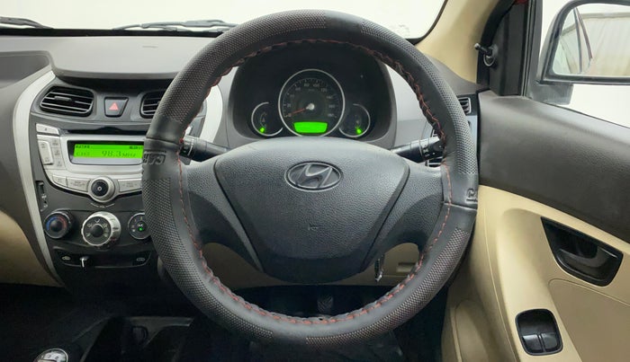 2013 Hyundai Eon MAGNA +, Petrol, Manual, 41,650 km, Steering Wheel Close Up
