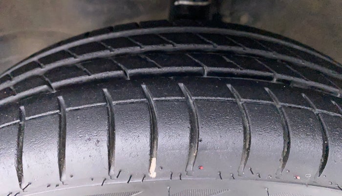 2016 Maruti Wagon R 1.0 VXI, Petrol, Manual, 71,242 km, Left Front Tyre Tread