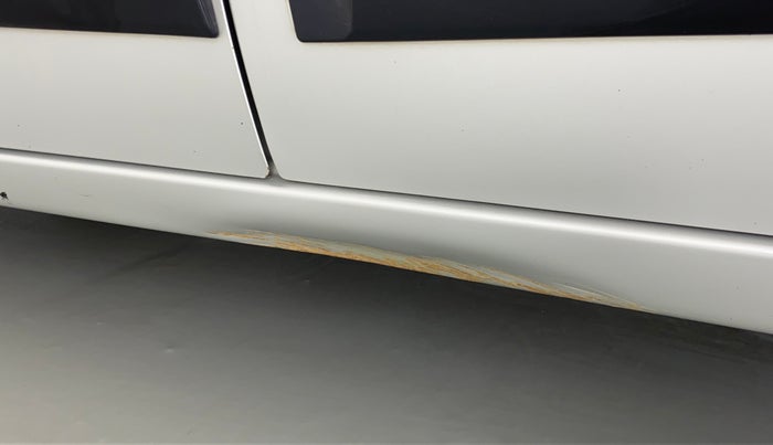 2017 Maruti Wagon R 1.0 VXI, CNG, Manual, 31,818 km, Left running board - Slightly dented