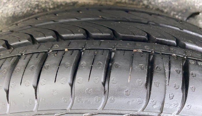 2017 Maruti Wagon R 1.0 VXI, CNG, Manual, 31,818 km, Left Rear Tyre Tread