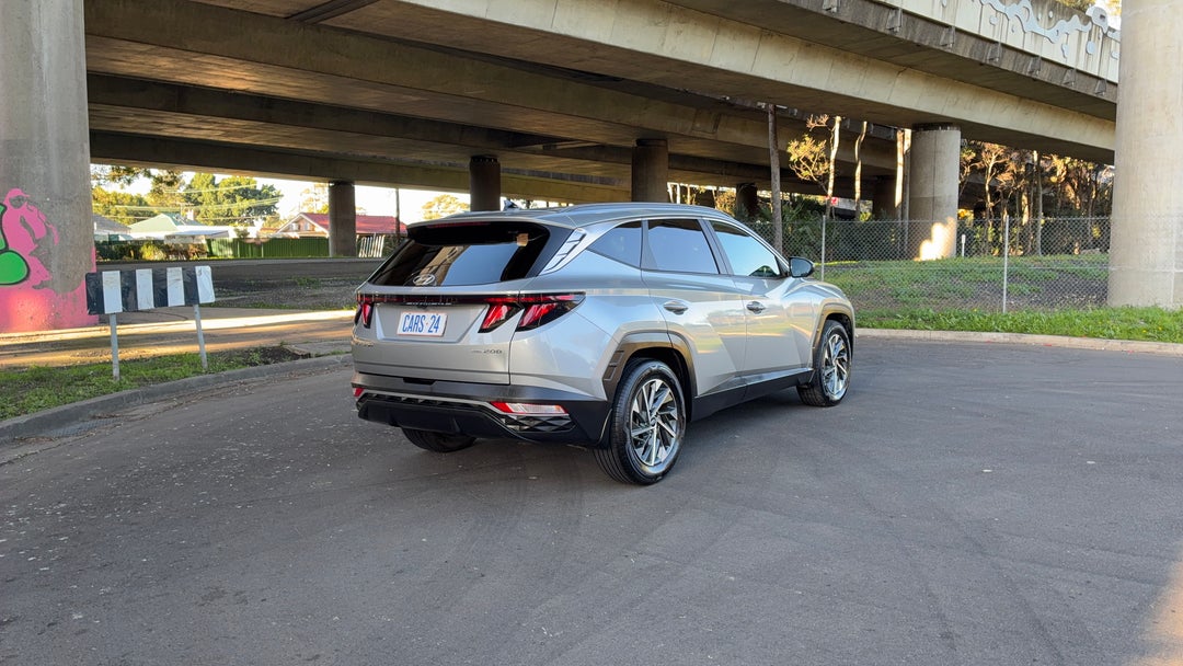 Right Back Diagonal (45- Degree) View