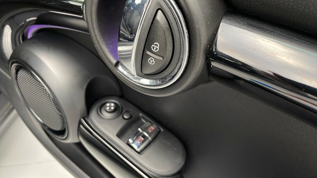 2016 MINI Cooper S, Automatic, 67786 km, Drivers Side Door Panel Controls