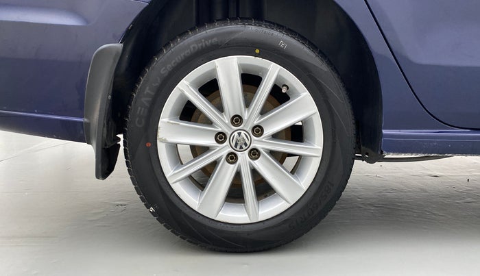 2015 Volkswagen Vento HIGHLINE PETROL, Petrol, Manual, 60,003 km, Right Rear Wheel