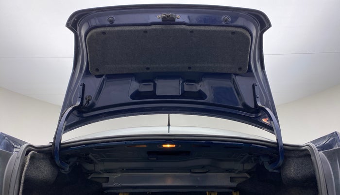 2015 Volkswagen Vento HIGHLINE PETROL, Petrol, Manual, 60,003 km, Boot Door Open