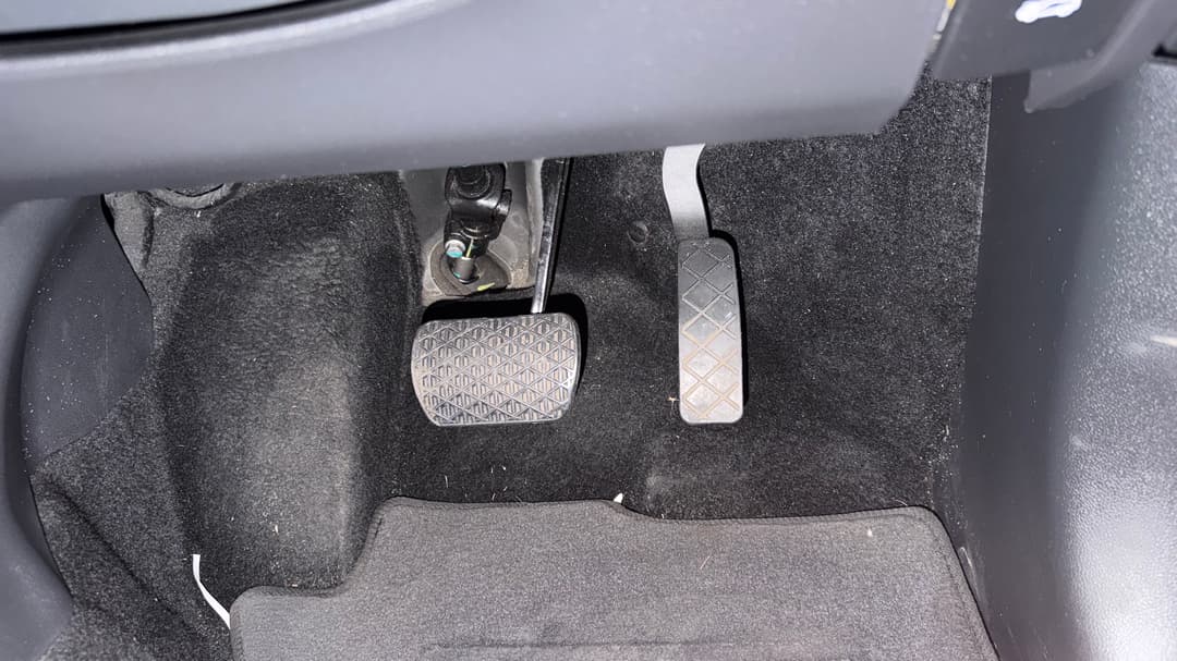 2022 MG Zst Excite, Automatic, 92025 km, Pedals and Footmat