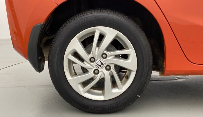 2015 Honda Jazz 1.2 V MT, Petrol, Manual, 40,376 km, Right Rear Wheel