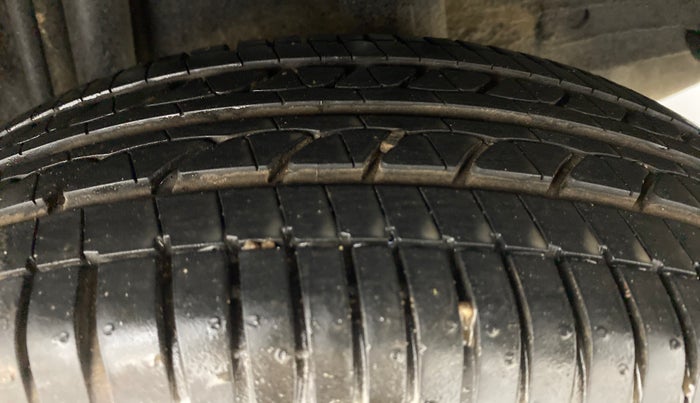 2015 Honda Jazz 1.2 V MT, Petrol, Manual, 40,376 km, Left Rear Tyre Tread
