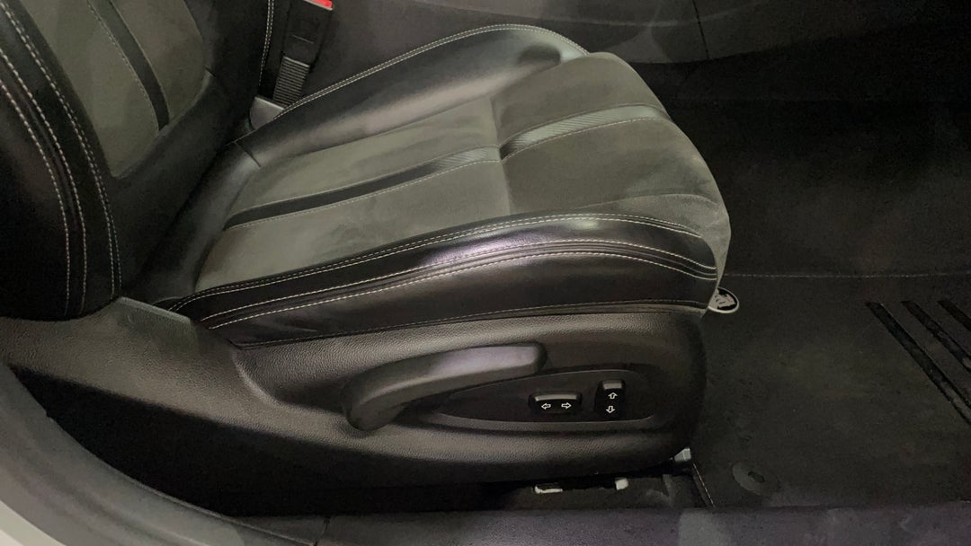 2017 Holden Commodore Sv6, Automatic, 65205 km, Drivers Side Adjustment Panel