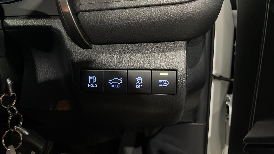 2021 Toyota Camry Ascent, Automatic, 61946 km, Utility Switches/Buttons