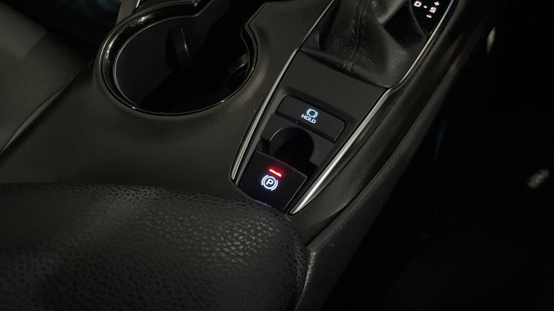 2021 Toyota Camry Ascent, Automatic, 61946 km, Handbrake
