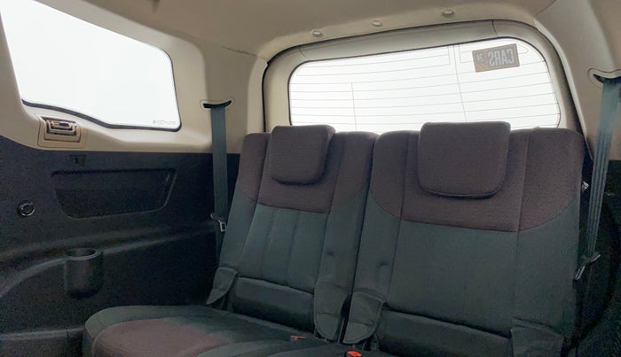 2014 Mahindra XUV500 W6, Diesel, Manual, 1,33,365 km, Third Seat Row ( optional )