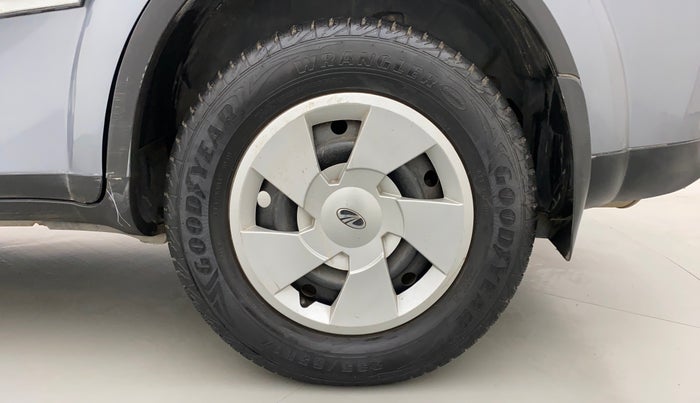 2014 Mahindra XUV500 W6, Diesel, Manual, 1,33,365 km, Left Rear Wheel