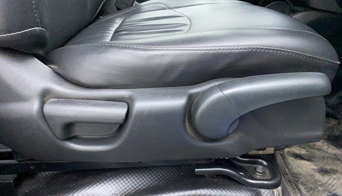 2018 Honda WR-V 1.2 i-VTEC VX MT, Petrol, Manual, 31,032 km, Driver Side Adjustment Panel