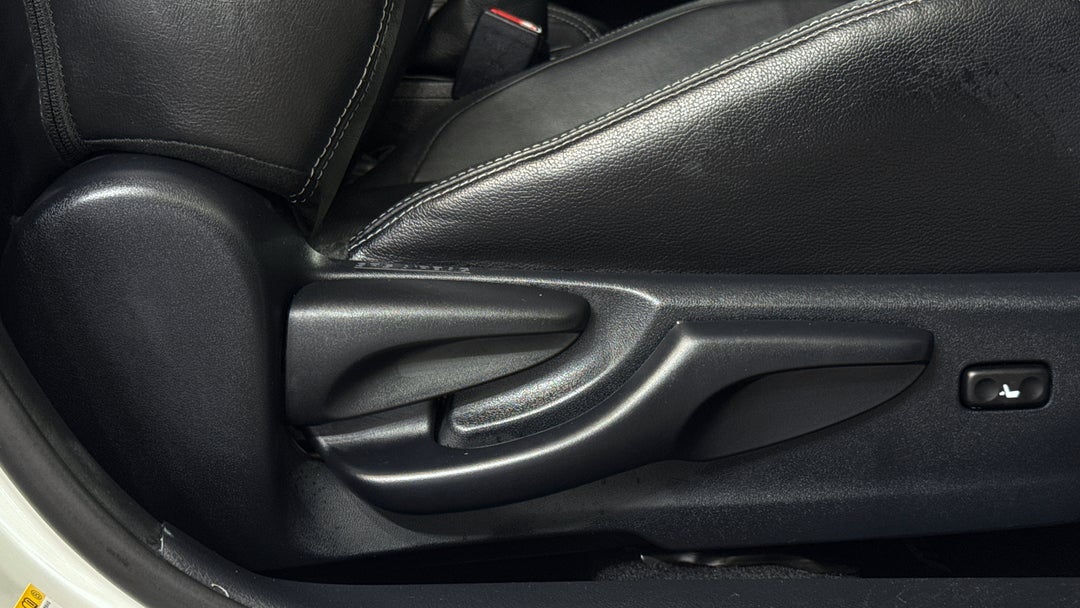 2018 Toyota Corolla Zr, Automatic, 78210 km, Drivers Side Adjustment Panel