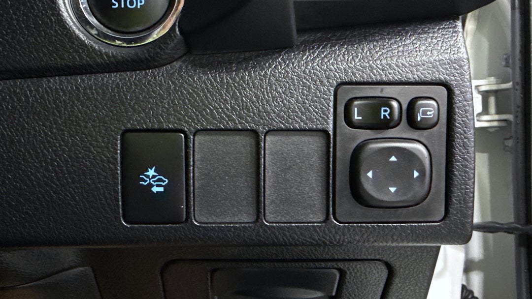 2018 Toyota Corolla Zr, Automatic, 78210 km, Utility Switches/Buttons