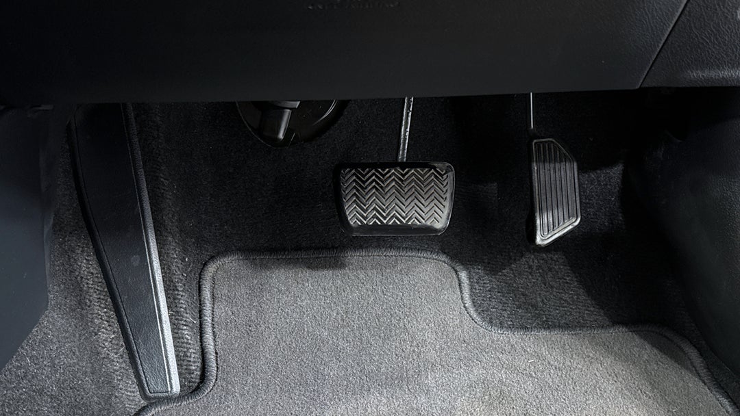 2018 Toyota Corolla Zr, Automatic, 78210 km, Pedals and Footmat