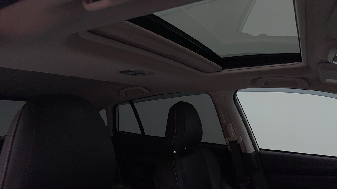 Interior Sunroof/Moonroof