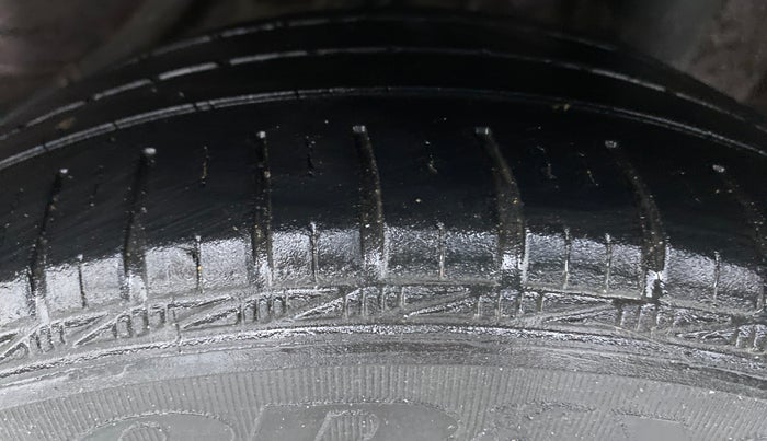 2014 Honda Amaze 1.5 SMT I DTEC, Diesel, Manual, 23,469 km, Left Rear Tyre Tread