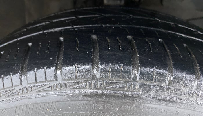 2014 Honda Amaze 1.5 SMT I DTEC, Diesel, Manual, 23,469 km, Right Front Tyre Tread