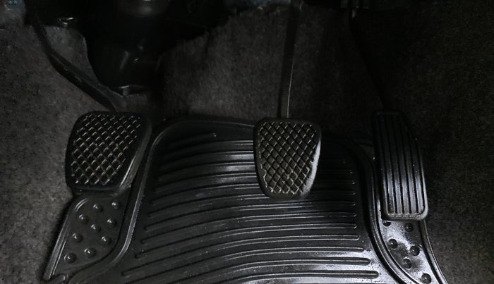 2014 Honda Amaze 1.5 SMT I DTEC, Diesel, Manual, 23,469 km, Pedals