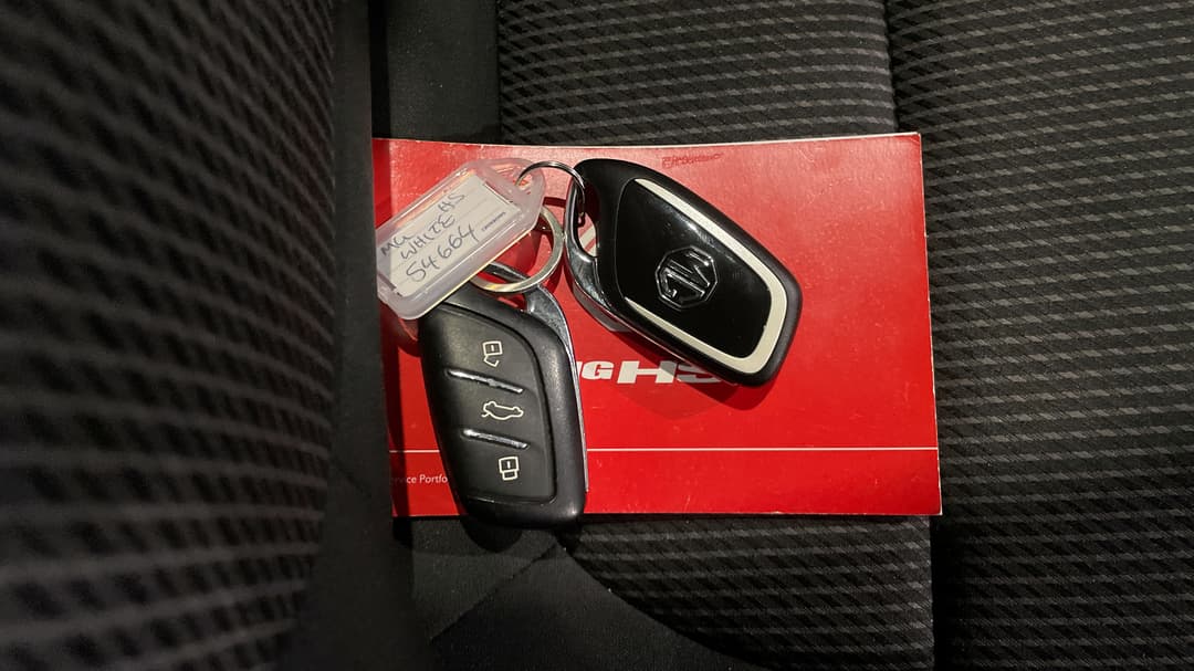 2021 MG HS Core, Automatic, 69476 km, Key Close-up
