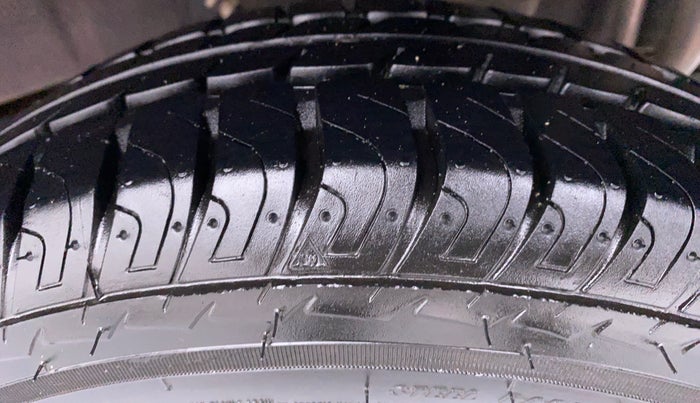 2018 Datsun Go Plus T, Petrol, Manual, 29,054 km, Left Rear Tyre Tread
