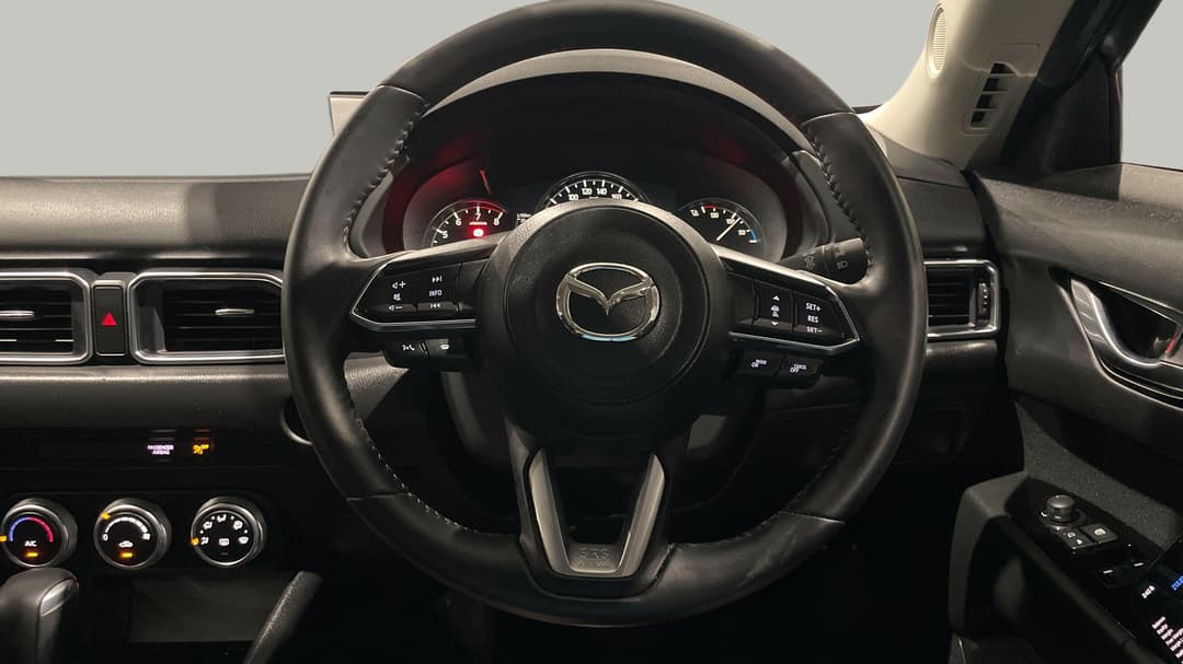 2024 Mazda CX-5 G20 Maxx (FWD), Automatic, 30763 km, Steering Wheel Close-up