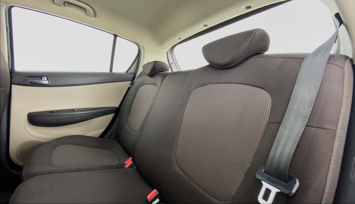 2013 Hyundai i20 SPORTZ 1.2 VTVT, Petrol, Manual, 31,937 km, Right Side Rear Door Cabin