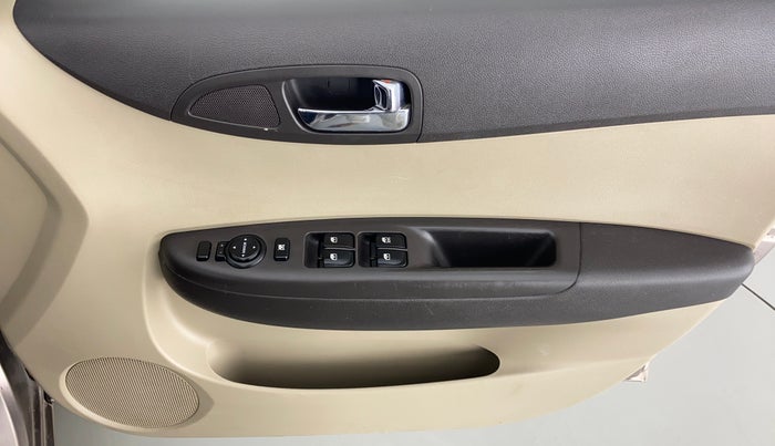 2013 Hyundai i20 SPORTZ 1.2 VTVT, Petrol, Manual, 31,937 km, Driver Side Door Panels Control