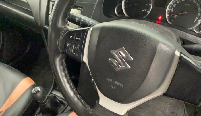 2017 Maruti Swift ZXI, Petrol, Manual, 52,414 km, Steering wheel - Phone control not functional