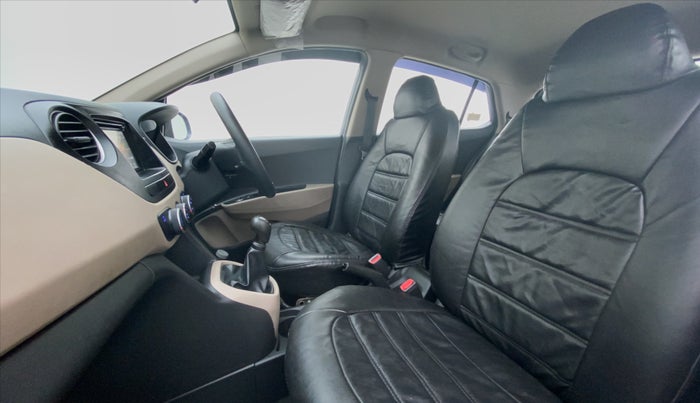 2017 Hyundai Grand i10 MAGNA 1.2 KAPPA VTVT, Petrol, Manual, 64,350 km, Right Side Front Door Cabin View