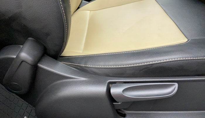 2019 Volkswagen Polo COMFORTLINE 1.0 PETROL, Petrol, Manual, 27,681 km, Driver Side Adjustment Panel