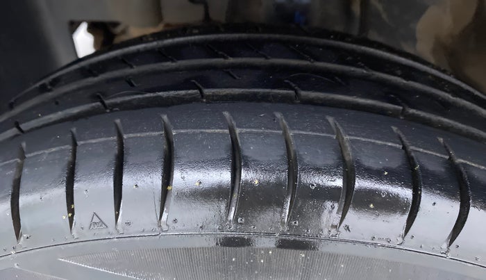 2014 Datsun Go T, Petrol, Manual, 65,470 km, Left Front Tyre Tread