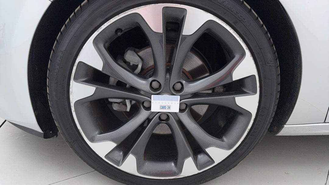 Wheels Rim Front LHS Gutter Rash