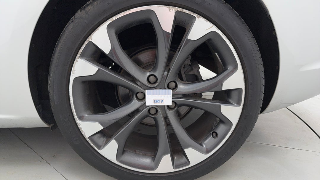 Wheels Rim Rear LHS Gutter Rash