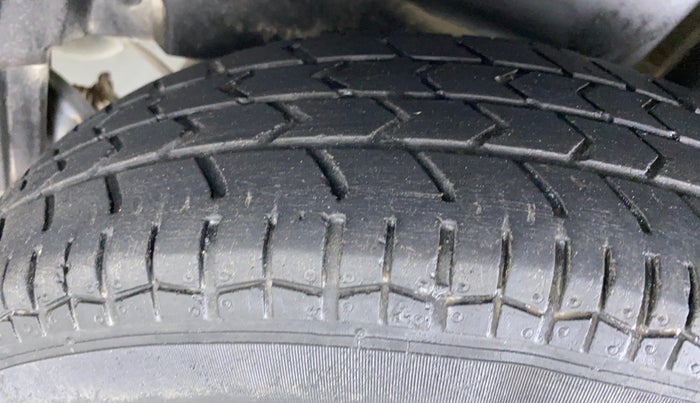 2013 Maruti Swift Dzire VXI, Petrol, Manual, 41,164 km, Left Rear Tyre Tread