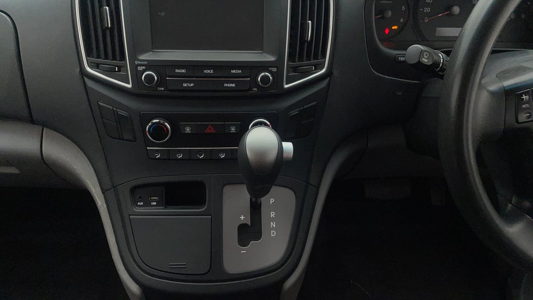 2017 Hyundai Iload 3s Liftback, Automatic, 156652 km, Gear Lever 