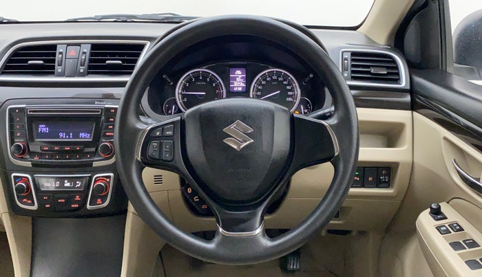 2014 Maruti Ciaz ZXI, Petrol, Manual, 70,337 km, Steering Wheel Close Up