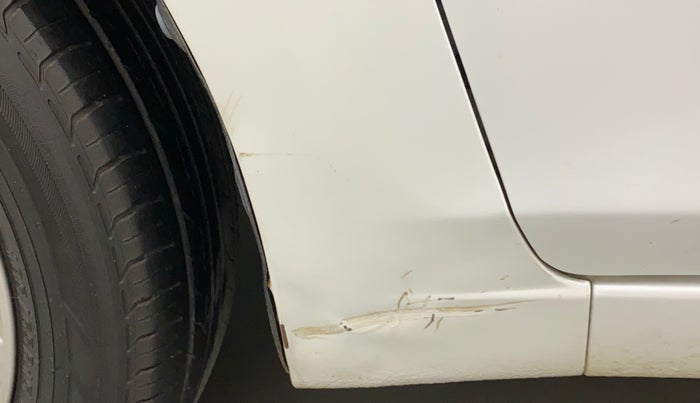 2014 Maruti Ciaz ZXI, Petrol, Manual, 70,337 km, Left fender - Slightly dented