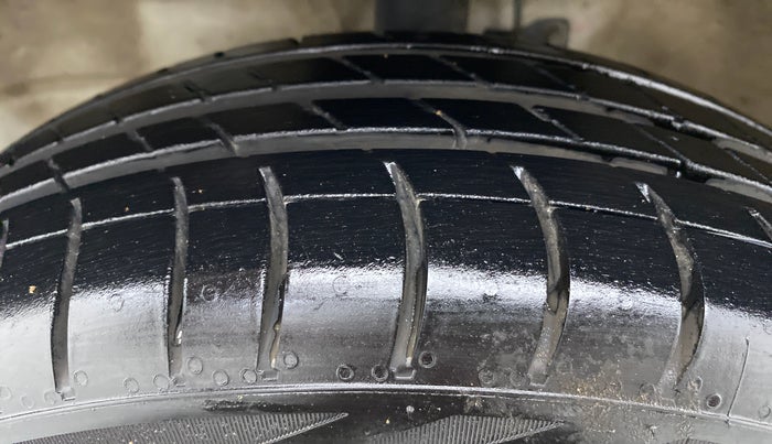 2015 Maruti Wagon R 1.0 VXI, Petrol, Manual, 43,009 km, Left Front Tyre Tread