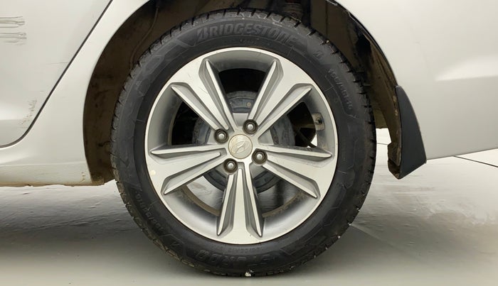 2018 Hyundai Verna 1.6 VTVT SX, CNG, Manual, 50,302 km, Left Rear Wheel