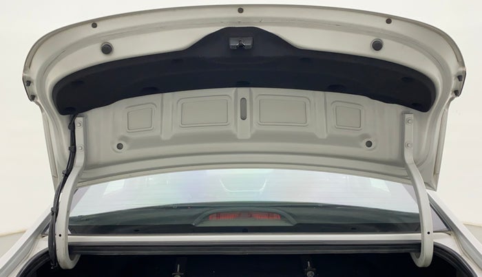2018 Hyundai Verna 1.6 VTVT SX, CNG, Manual, 50,302 km, Boot Door Open